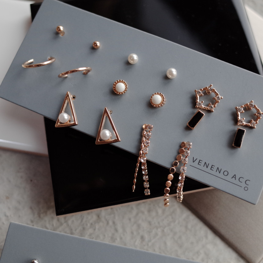 <b><p>16SET Princess earg Stylish Luxuous metal</p></b><b><p>16SET プリンセス イヤグ スタイリッシュな 高級感のある メタル モダンな</p></b><br /><br /><p align='center'>