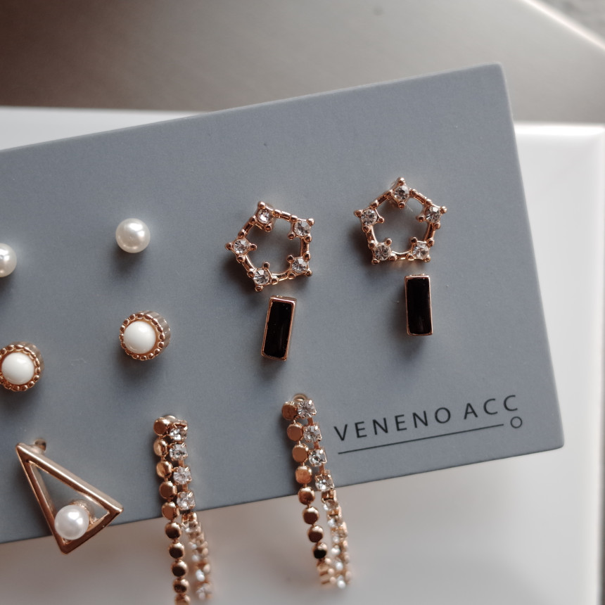 <b><p>16SET Princess earg Stylish Luxuous metal</p></b><b><p>16SET プリンセス イヤグ スタイリッシュな 高級感のある メタル モダンな</p></b><br /><br /><p align='center'>