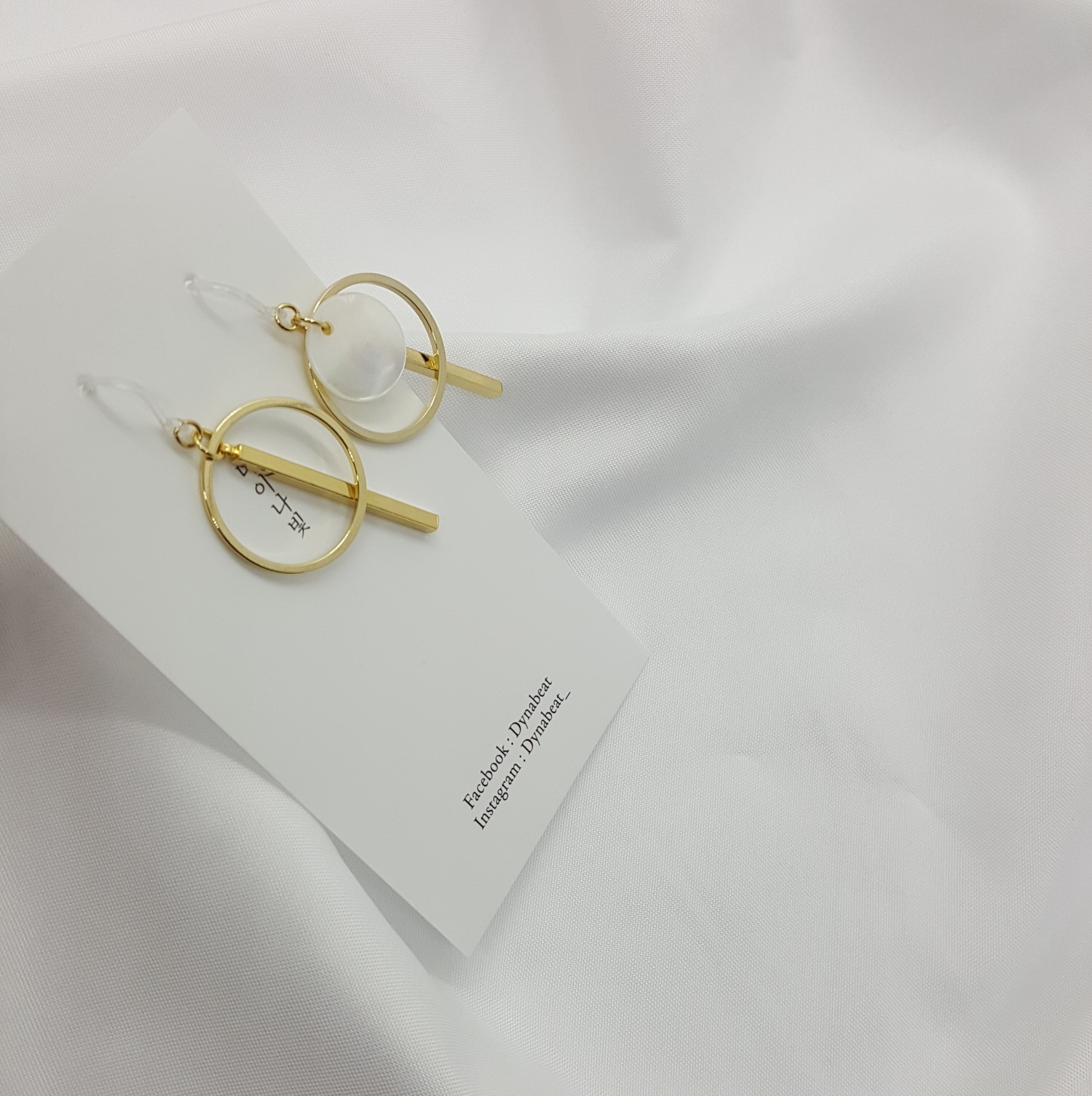 Dyna Light Round Earrings Drop Earrings Gold, Silv