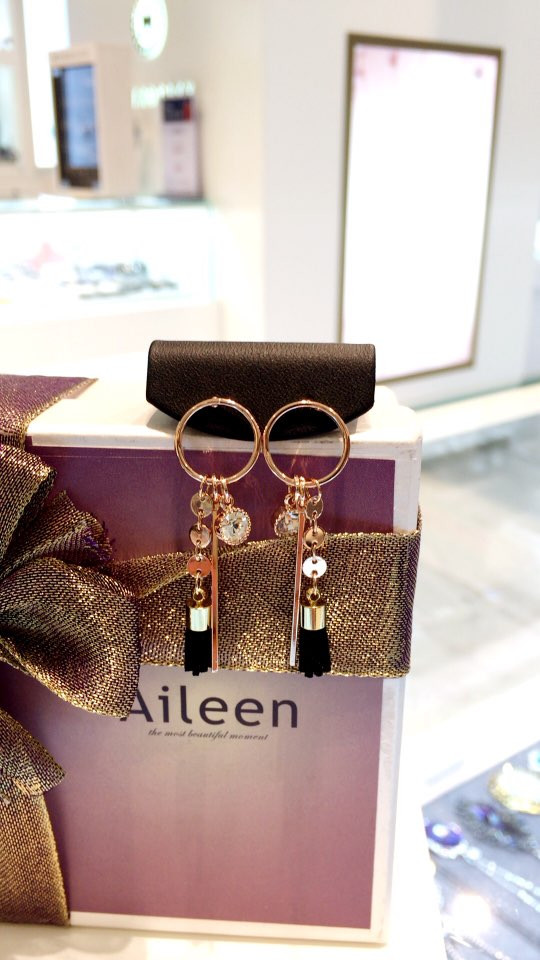 Eileen Stick Teddy Earrings AJBE2411