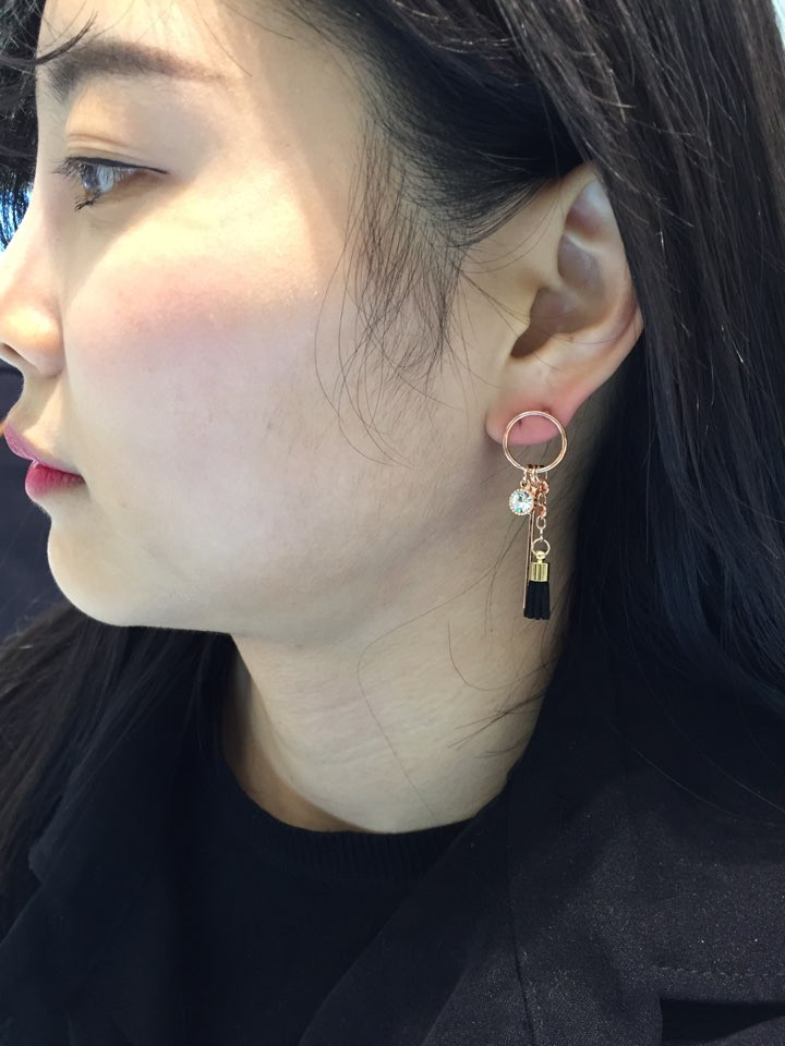 Eileen Stick Teddy Earrings AJBE2411