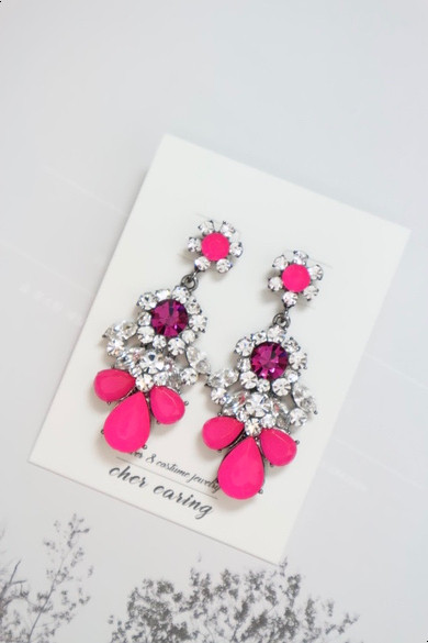 titaniumpost hot pink vintage bald earrings P0683 