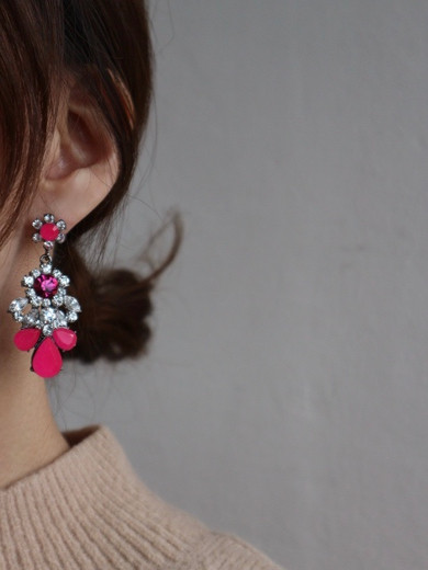 titaniumpost hot pink vintage bald earrings P0683 