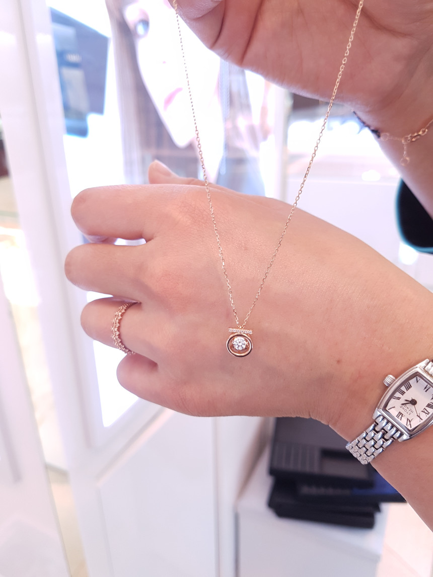 14K Dancing Stone Stellar Necklace D0004