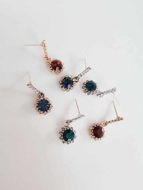 Cubic bling earrings Silver handbag Vintage access