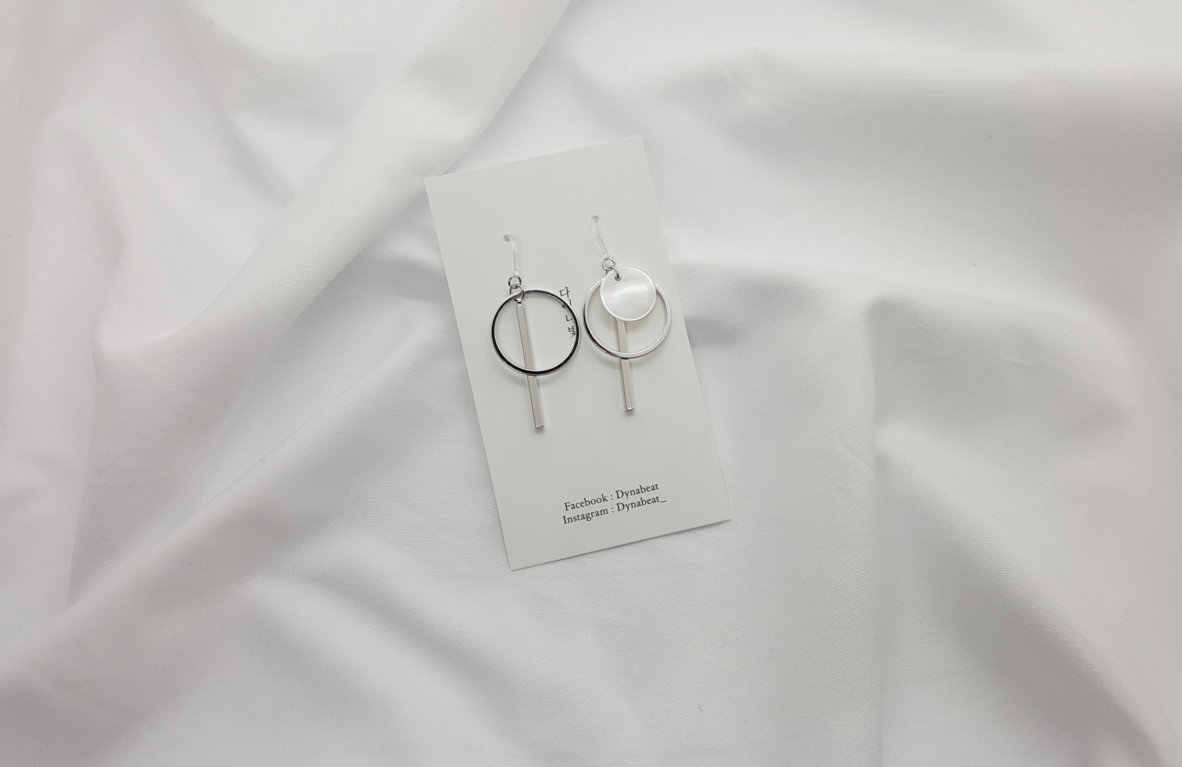 Dyna Light Round Earrings Drop Earrings Gold, Silv