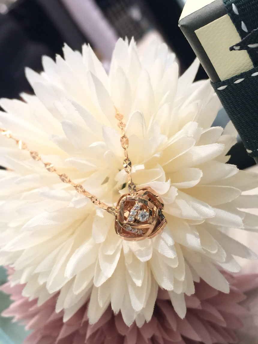 Lloyd Volume Rosette Necklace LPP15002 LNC13178 Ro