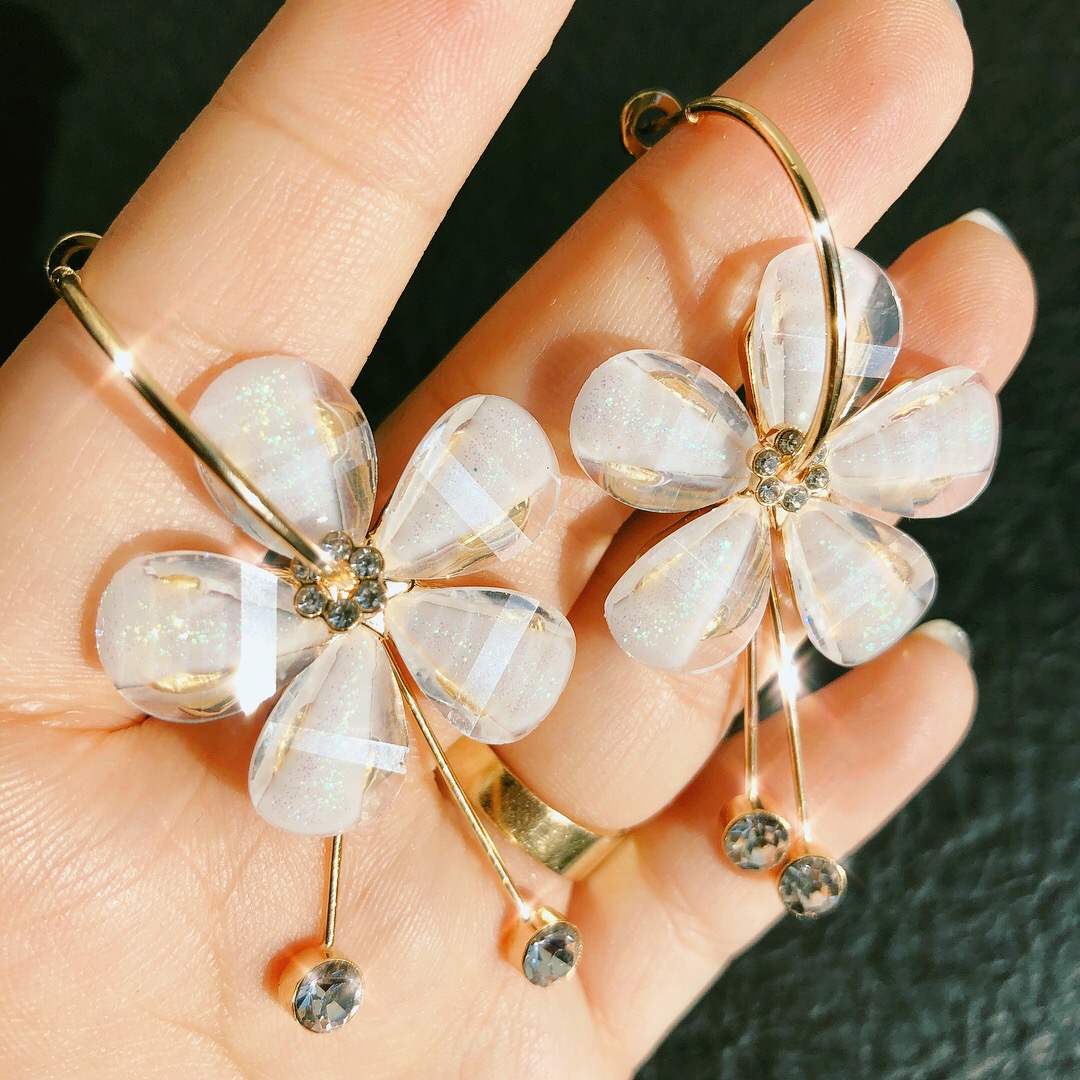 White Ling Flower Lingerie Stylish Lovely Cody Lin