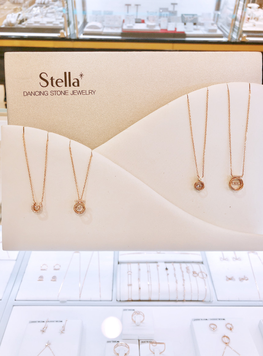 Stonehenge 14K Dancing Stellar Necklace D0004