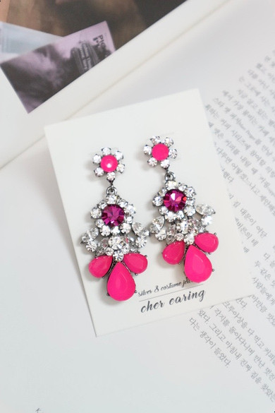 titaniumpost hot pink vintage bald earrings P0683 