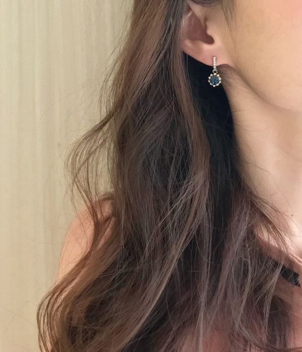 Cubic bling earrings Silver handbag Vintage access