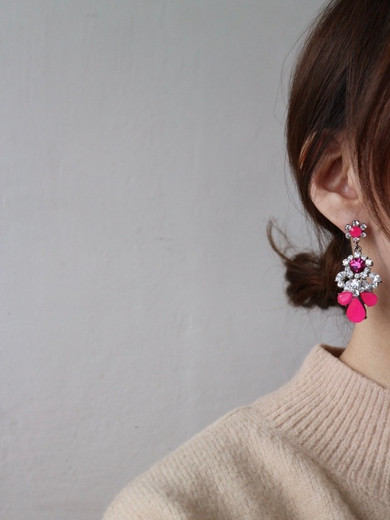 titaniumpost hot pink vintage bald earrings P0683 