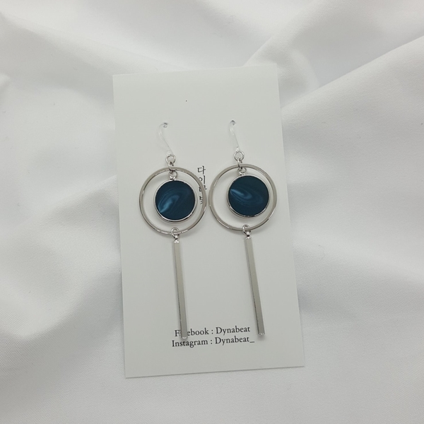 Dyna Light Neptune Drop Earrings Luxurious Silicon