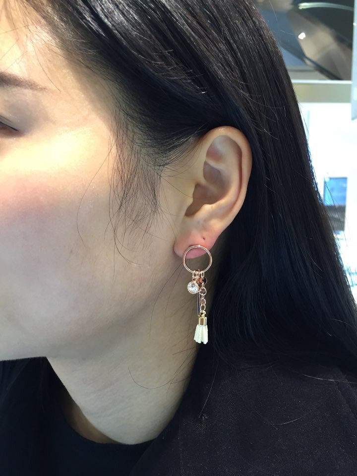 Eileen Stick Teddy Earrings AJBE2411