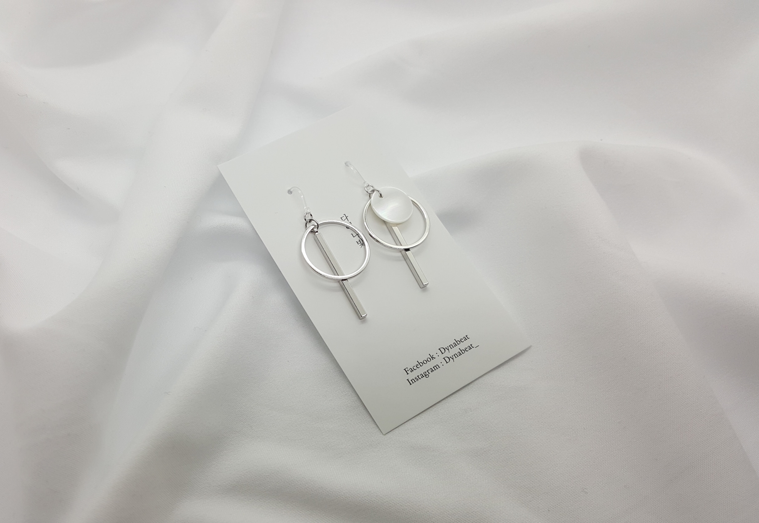 Dyna Light Round Earrings Drop Earrings Gold, Silv