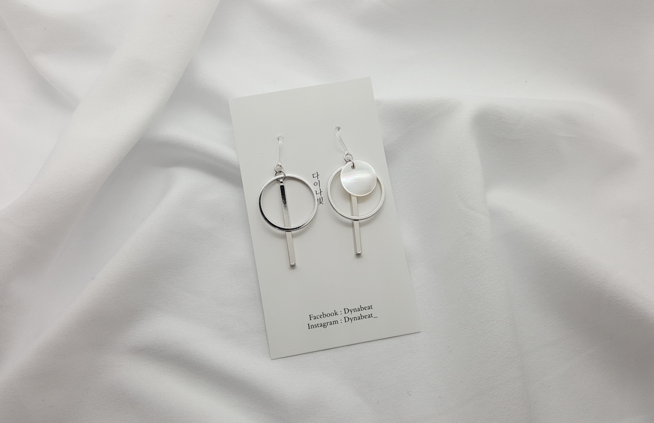 Dyna Light Round Earrings Drop Earrings Gold, Silv