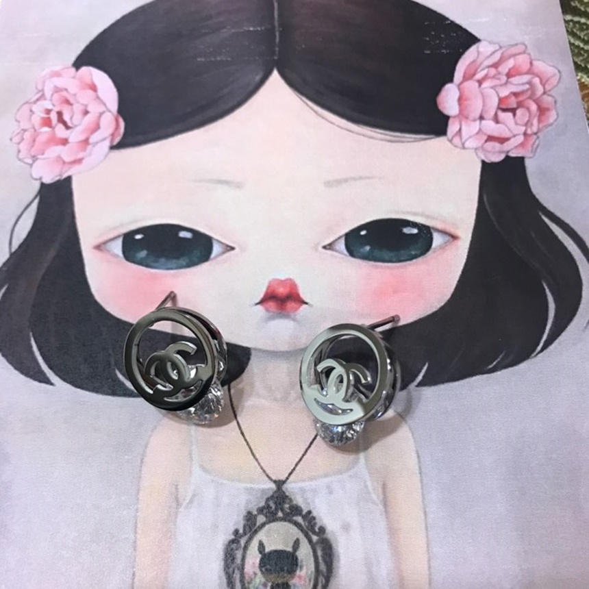 CC Round Earrings 6 species Beautiful Winter Logo 