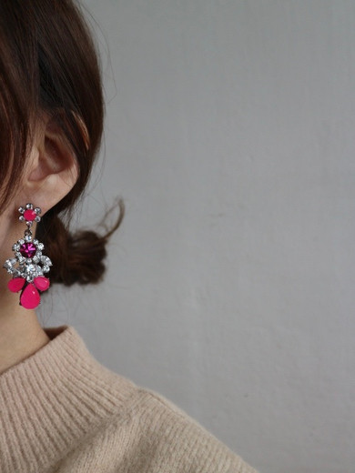 titaniumpost hot pink vintage bald earrings P0683 