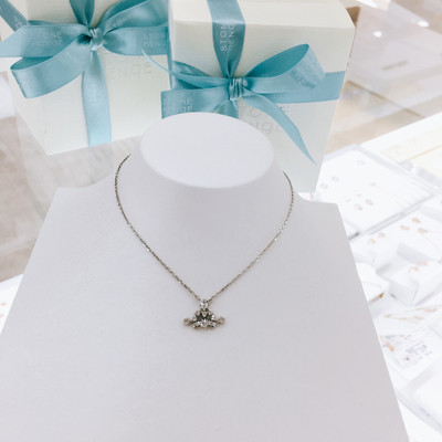 Stonehenge crown pendant G1480 Good luck items Emo