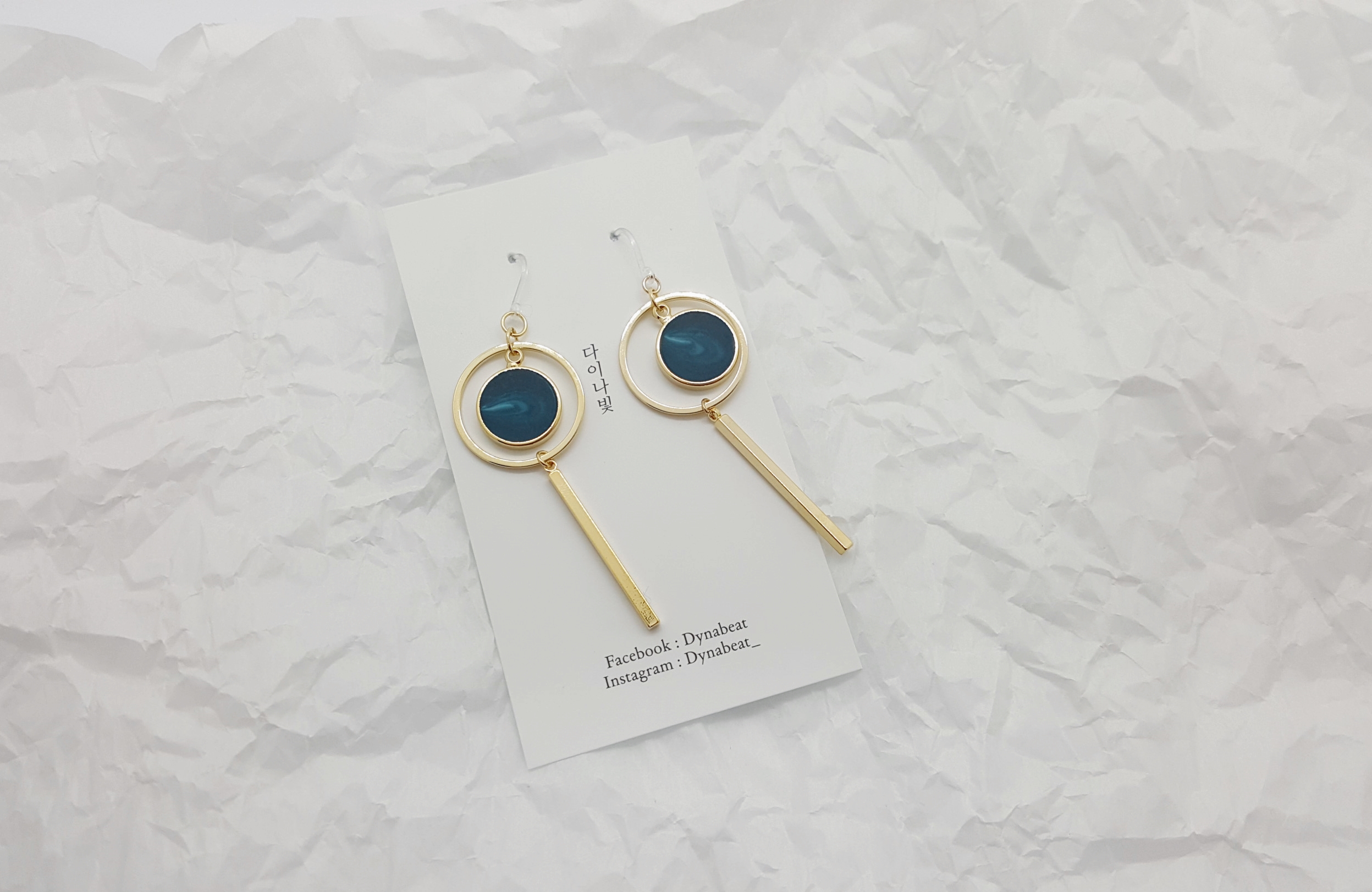 Dyna Light Neptune Drop Earrings Luxurious Silicon