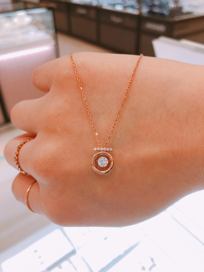 Stonehenge 14K Dancing Stellar Necklace D0004