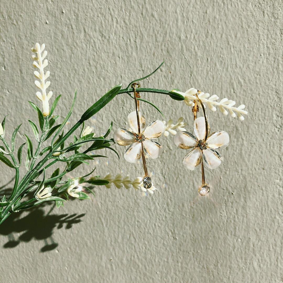 White Ling Flower Lingerie Stylish Lovely Cody Lin