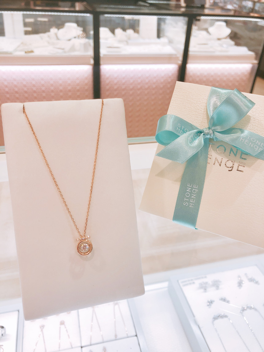Stonehenge 14K Dancing Stellar Necklace D0004
