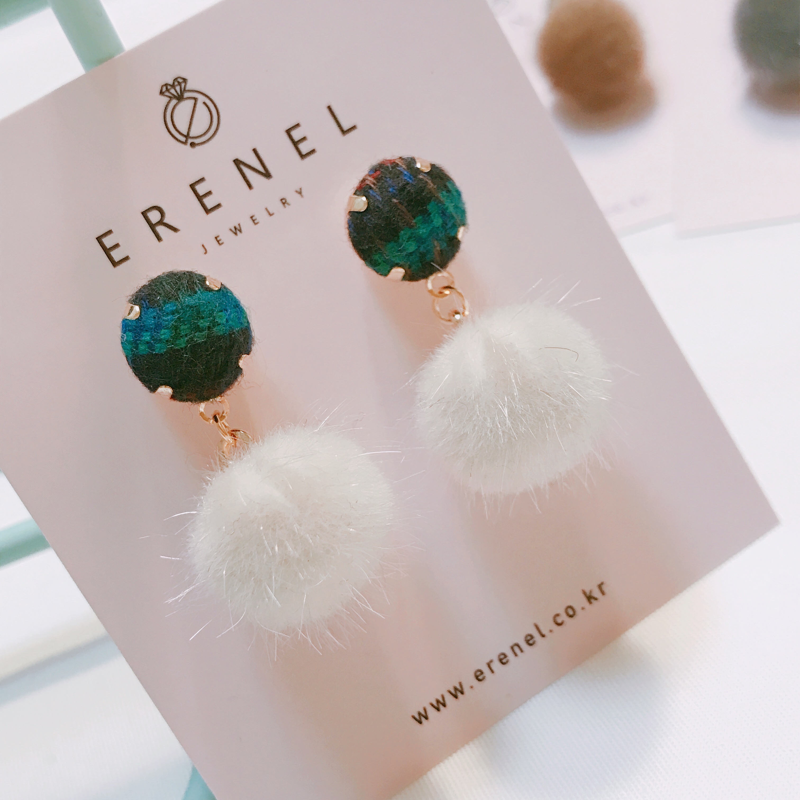 Check button foam form winter earrings 3color drop