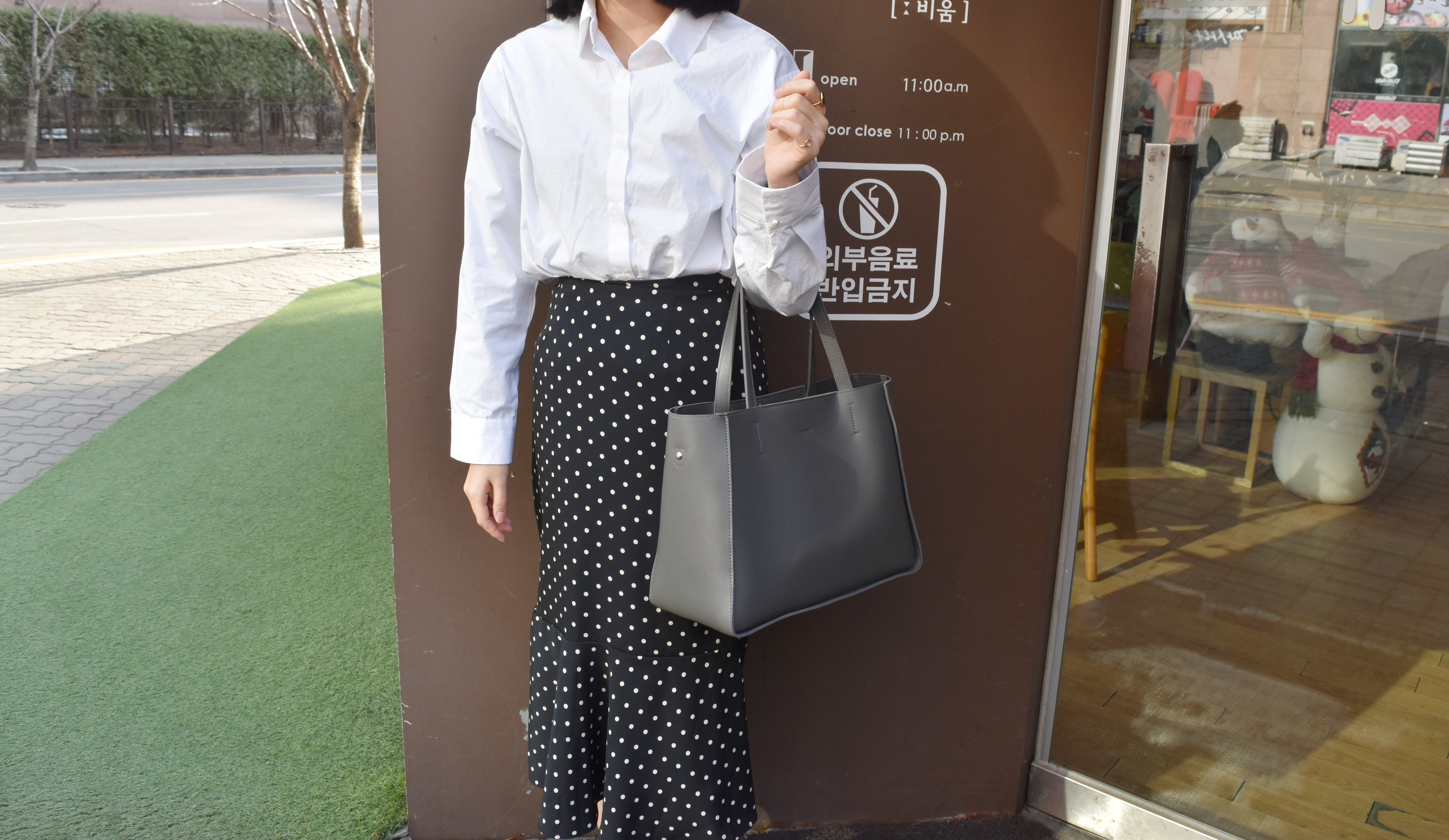 <b><p>Mont du Bai diaper bag with inn rice</p></b><b><p>モンデュベクおむつバッグインナー白米を含む</p></b><br /><br /><p align='center'>