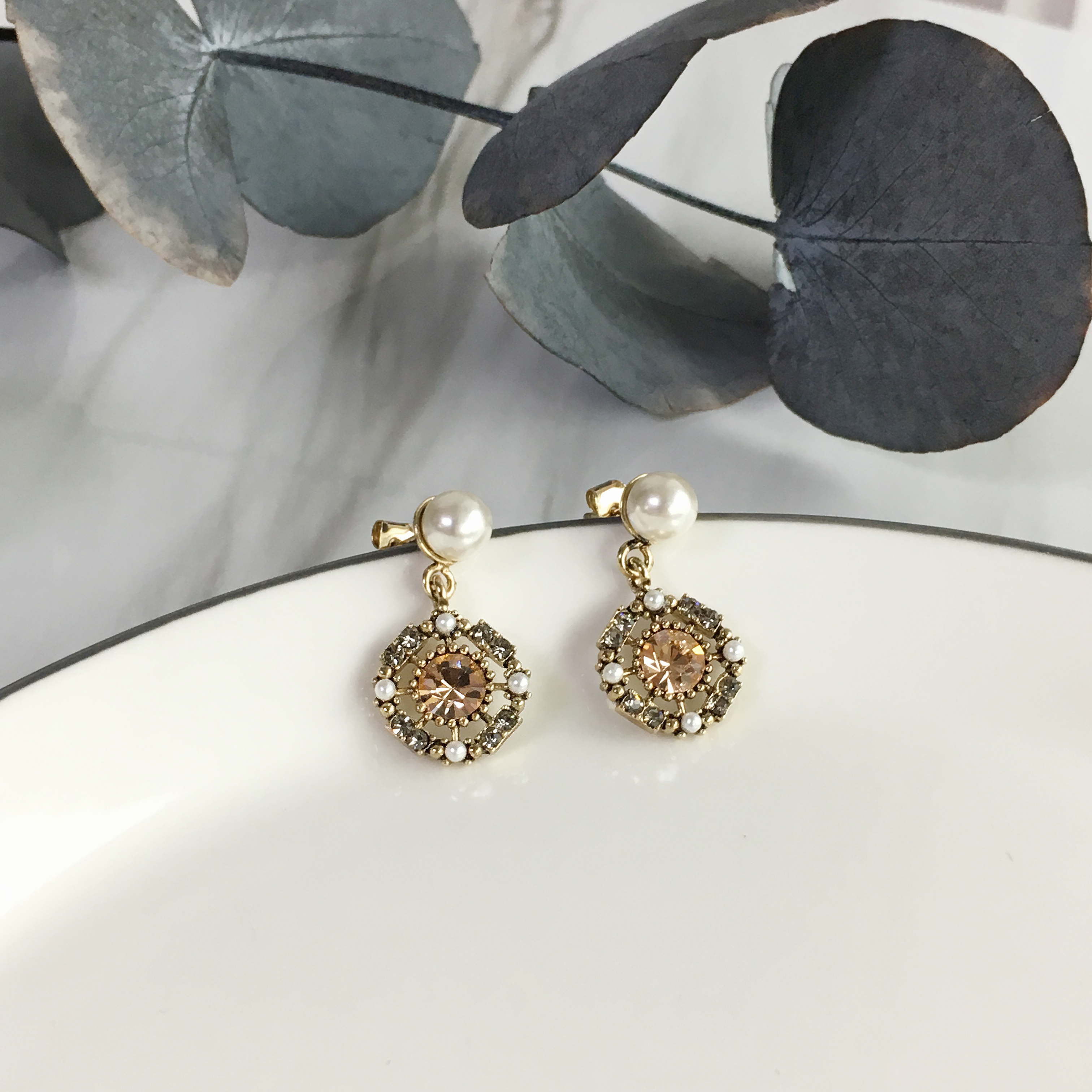 Two-Hued Antique Pearl Cubic Drop Earrings Vintage