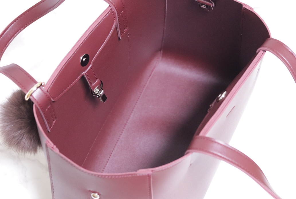 <b><p>Mont du Bai diaper bag with inn rice</p></b><b><p>モンデュベクおむつバッグインナー白米を含む</p></b><br /><br /><p align='center'>