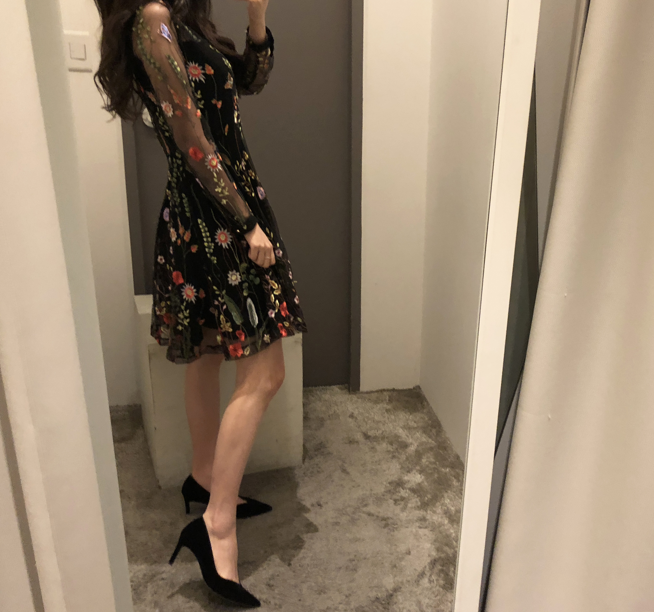 Yuju lace dress Dressed in a relaxed atmosphere Lo