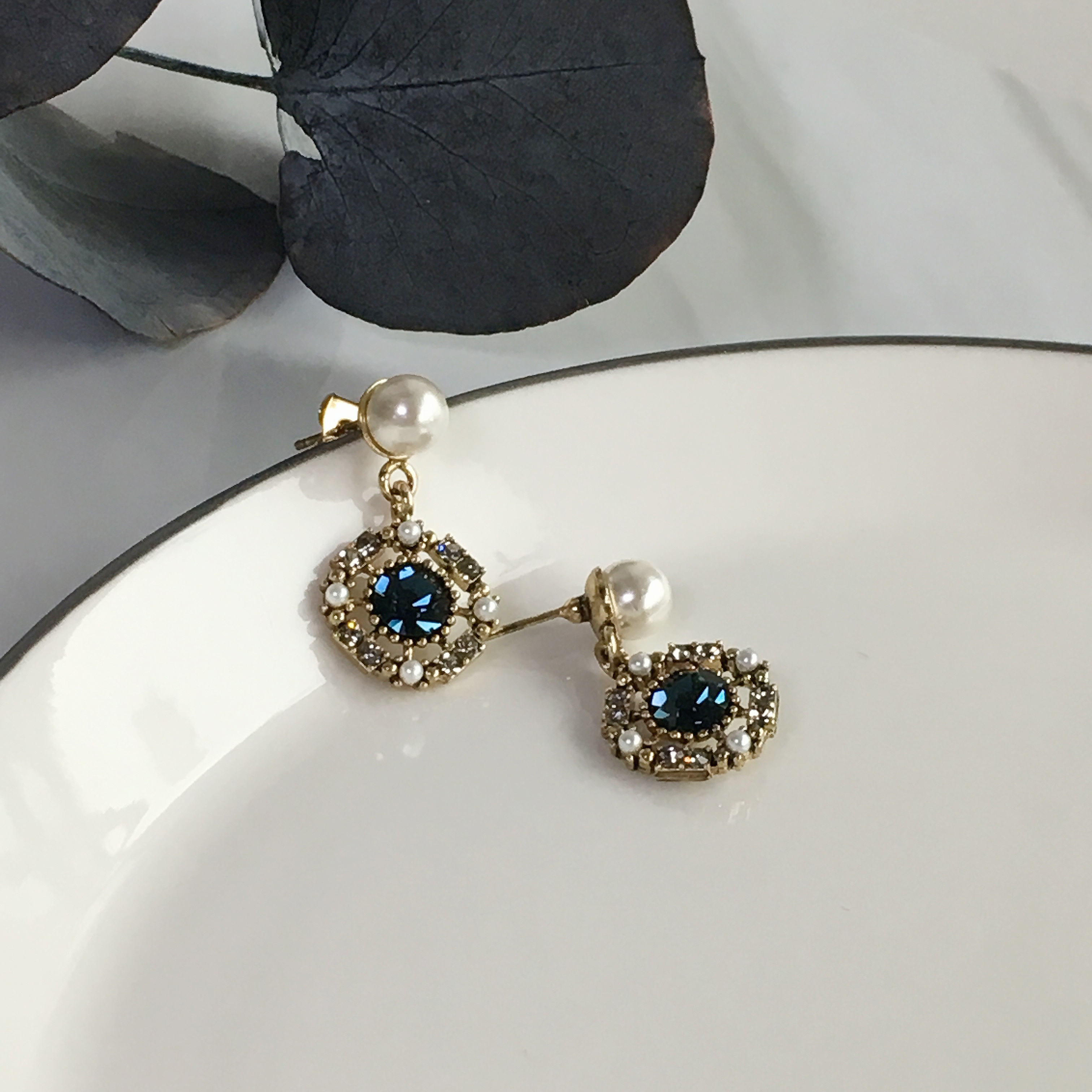 Two-Hued Antique Pearl Cubic Drop Earrings Vintage