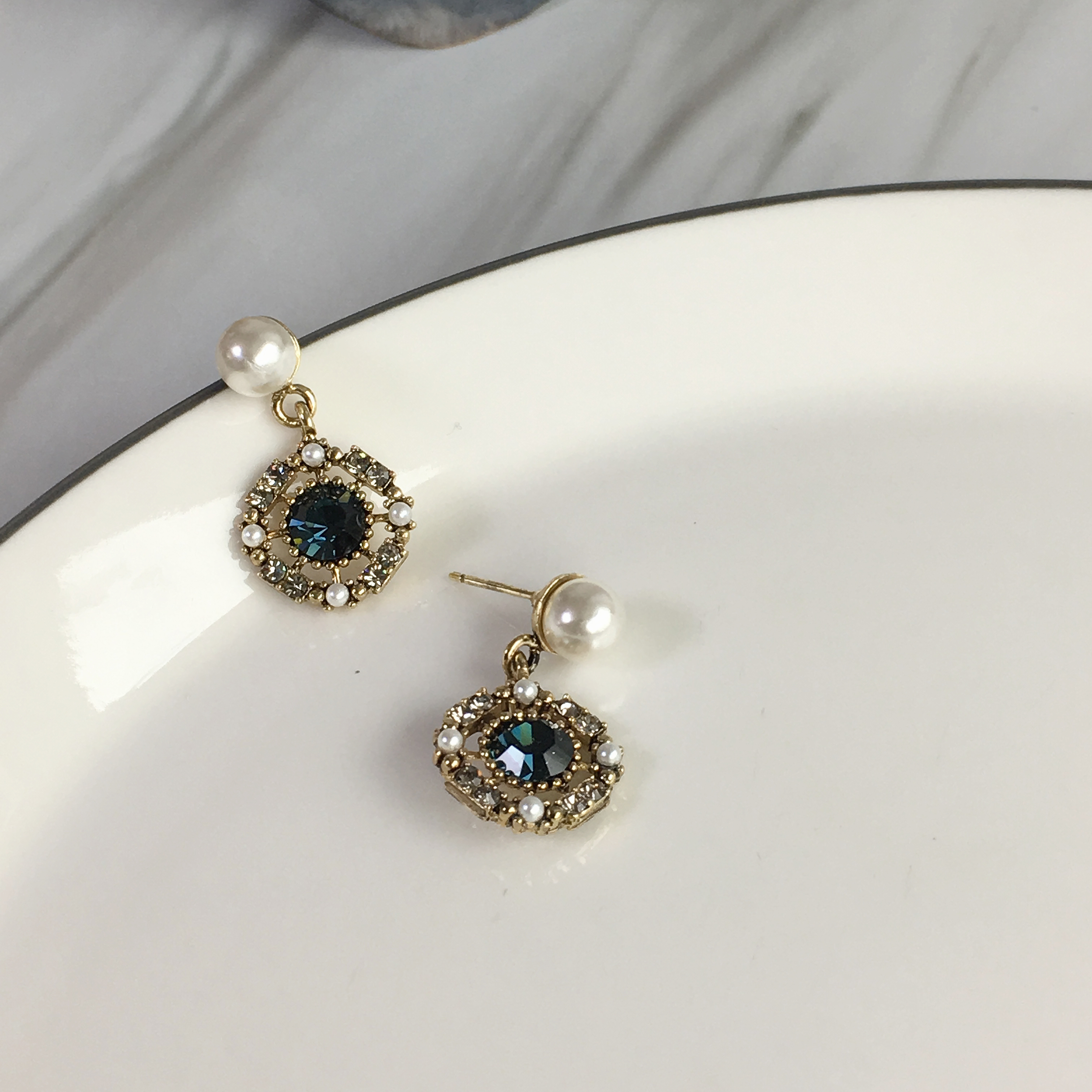Two-Hued Antique Pearl Cubic Drop Earrings Vintage