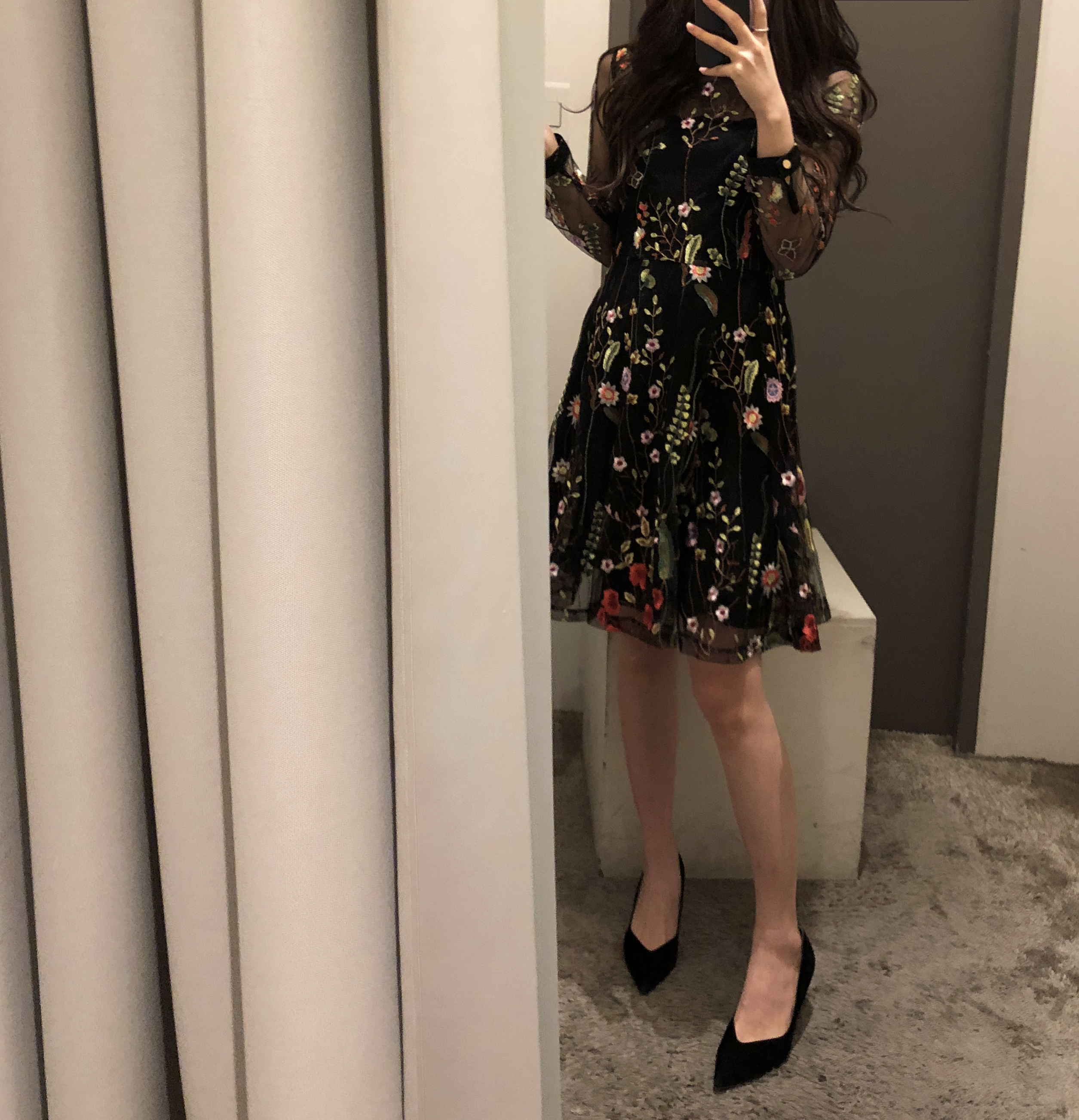 Yuju lace dress Dressed in a relaxed atmosphere Lo