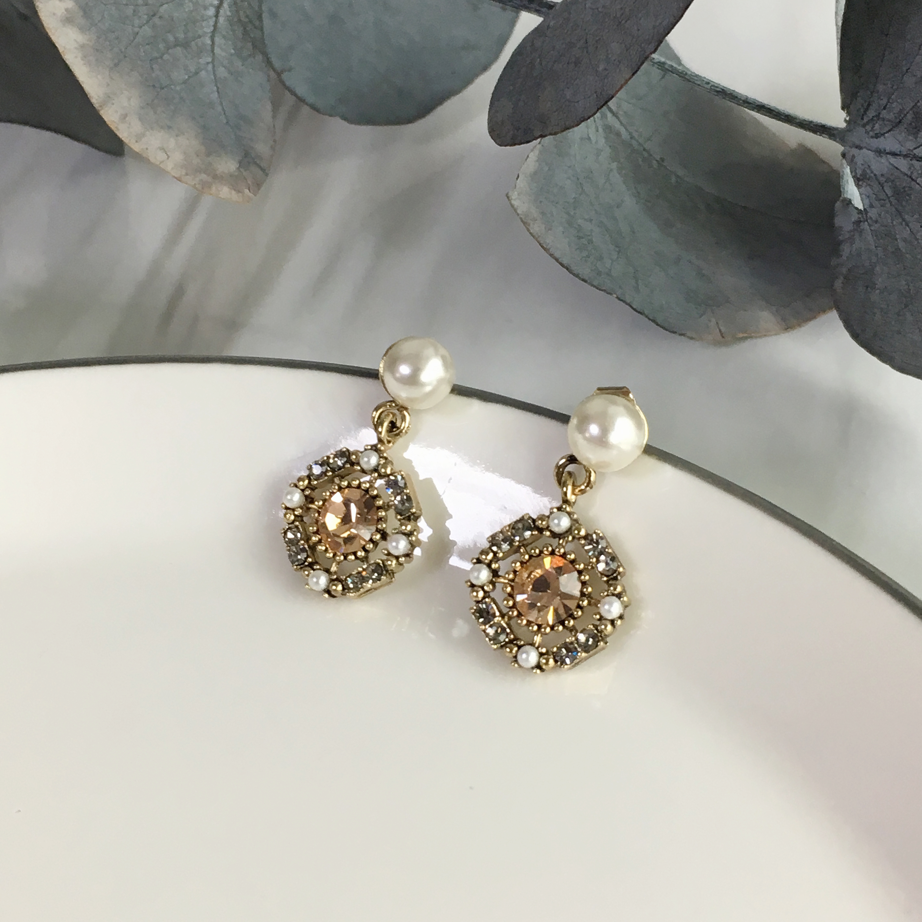 Two-Hued Antique Pearl Cubic Drop Earrings Vintage