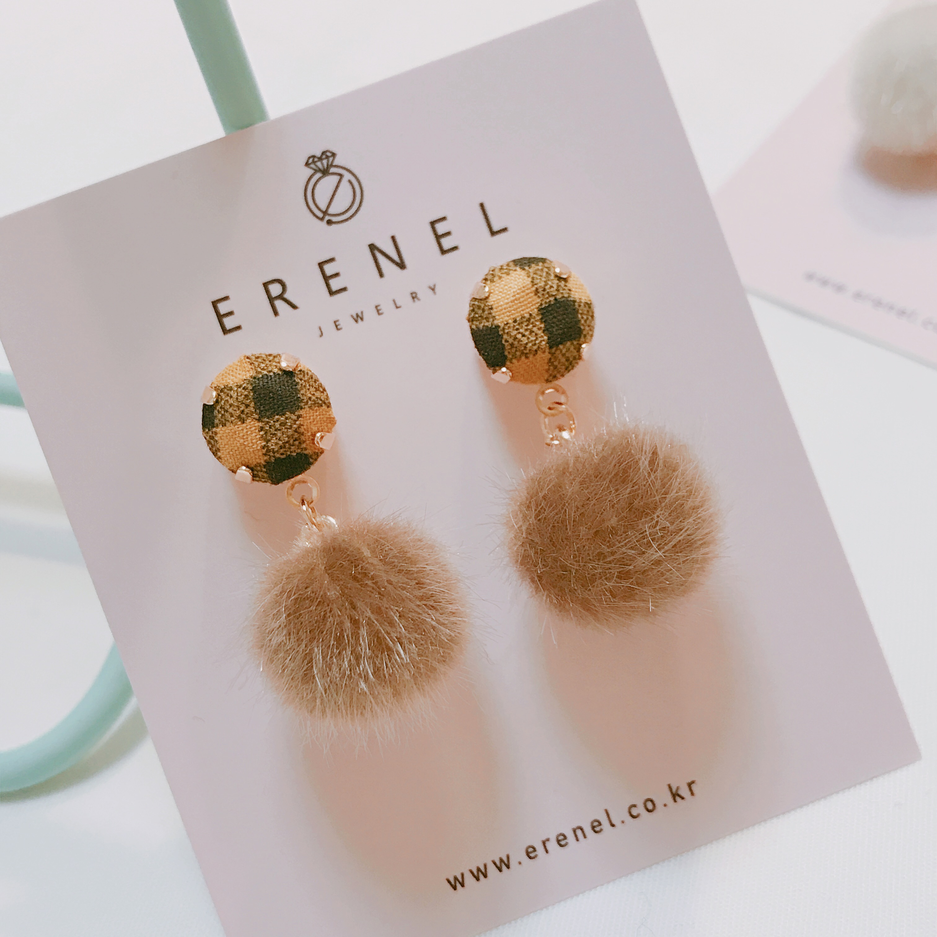 Check button foam form winter earrings 3color drop