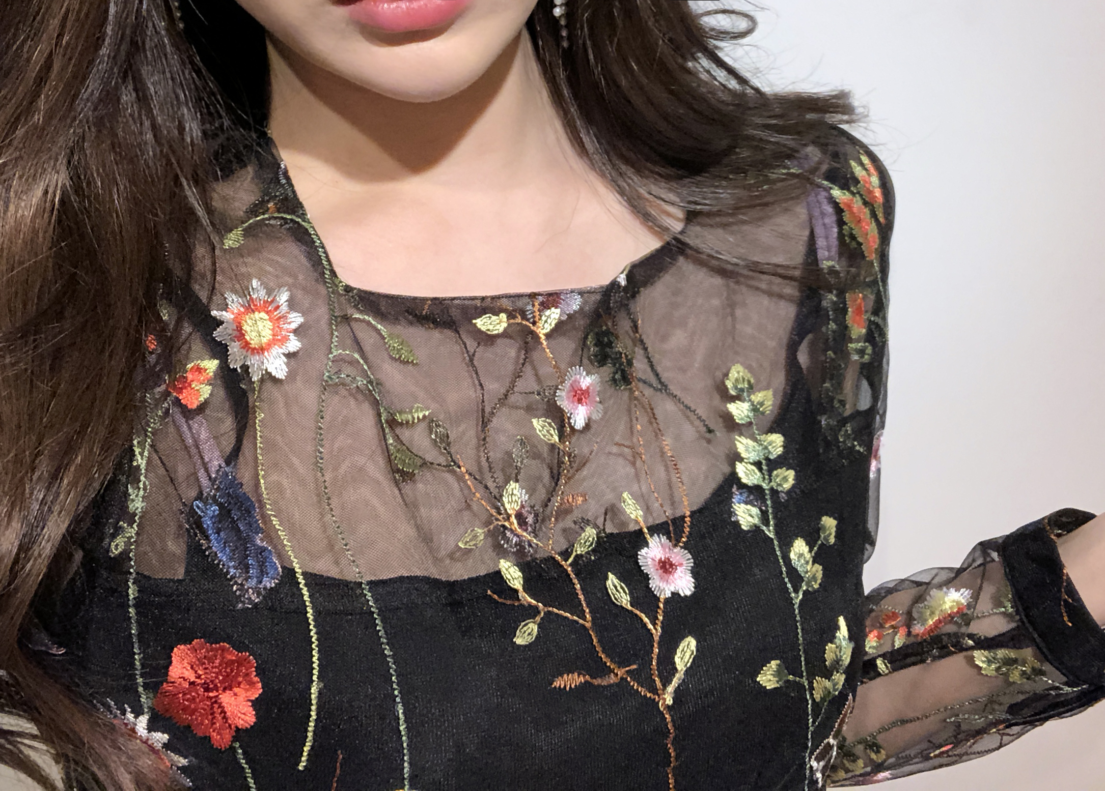 Yuju lace dress Dressed in a relaxed atmosphere Lo