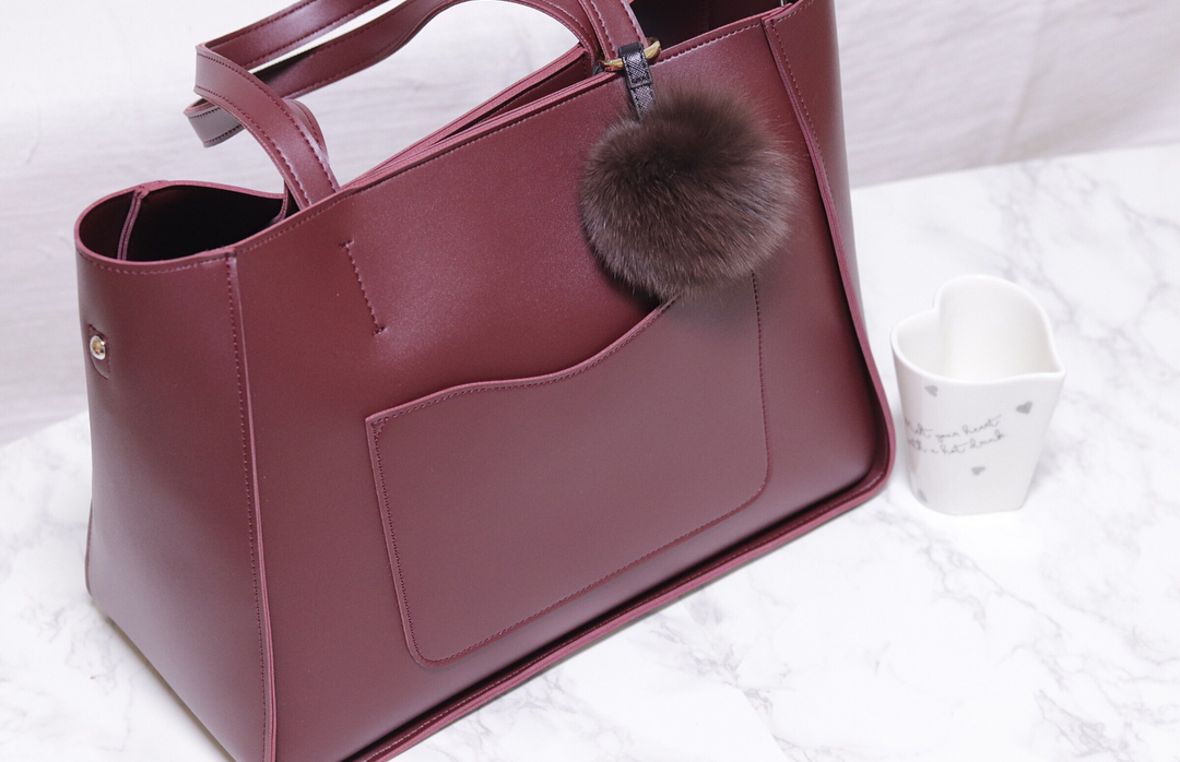 <b><p>Mont du Bai diaper bag with inn rice</p></b><b><p>モンデュベクおむつバッグインナー白米を含む</p></b><br /><br /><p align='center'>