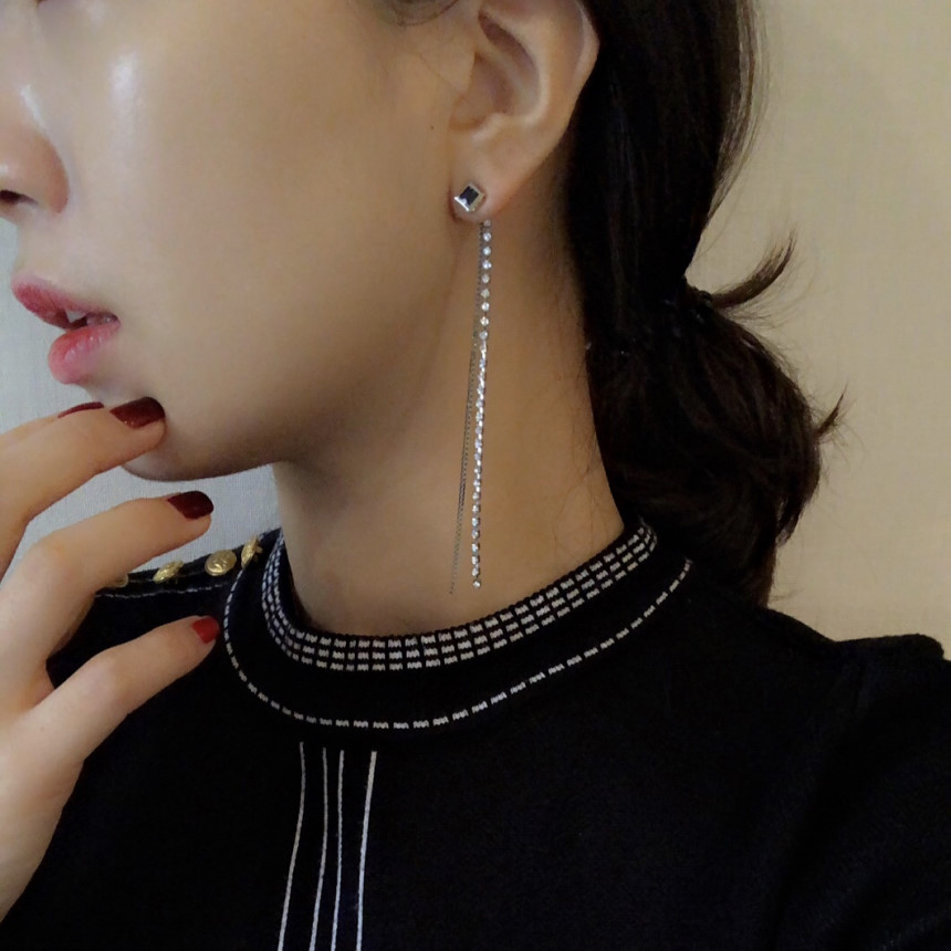 Mini Square Black Uncut Drop Earrings Year-end Loo