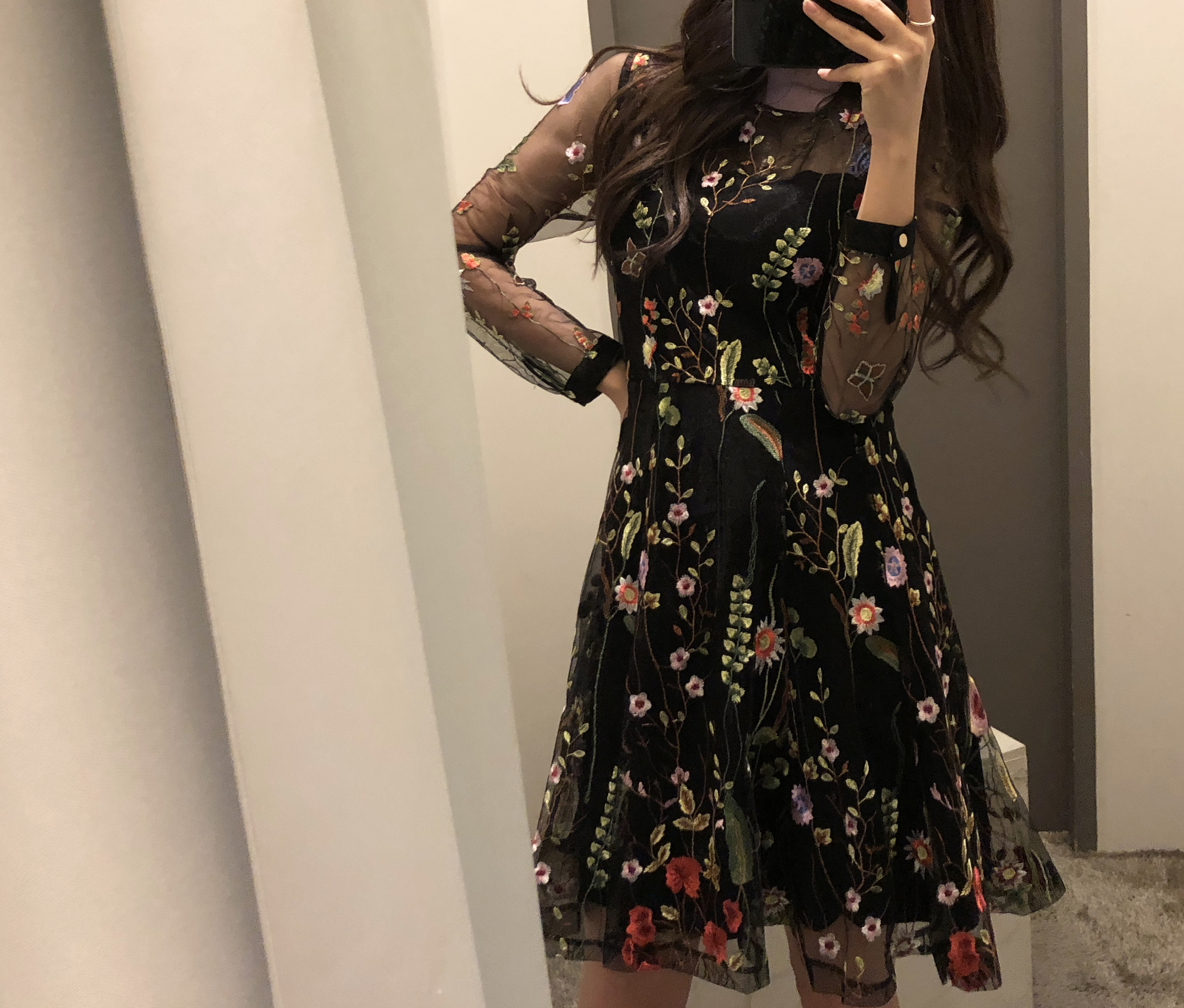 Yuju lace dress Dressed in a relaxed atmosphere Lo