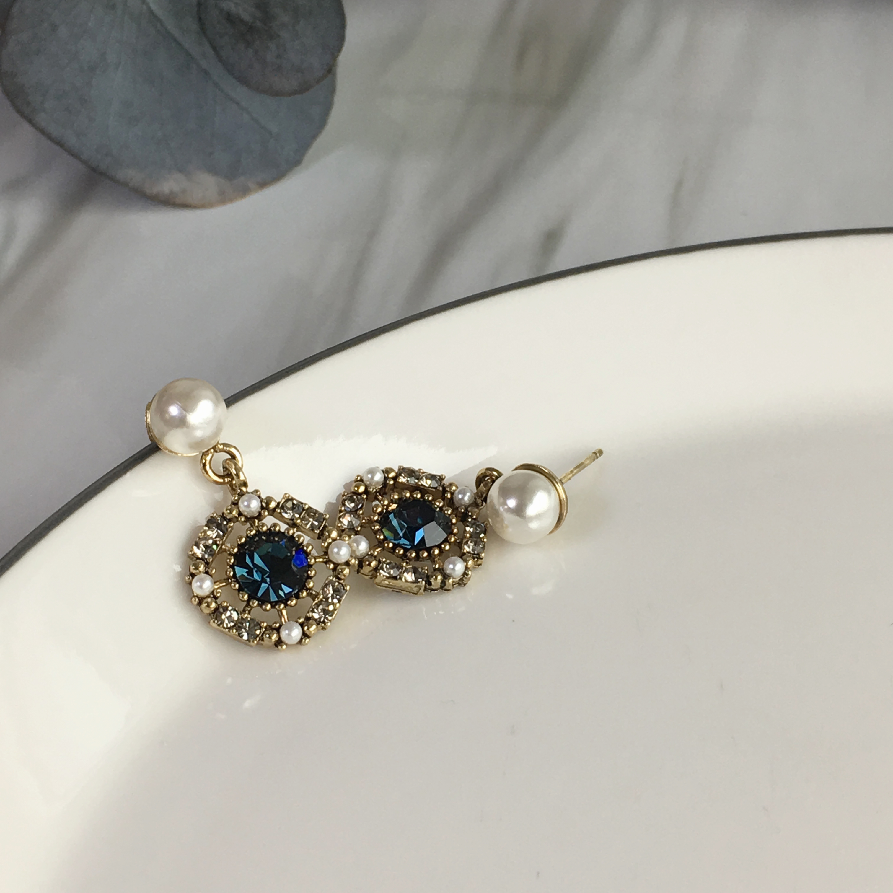 Two-Hued Antique Pearl Cubic Drop Earrings Vintage