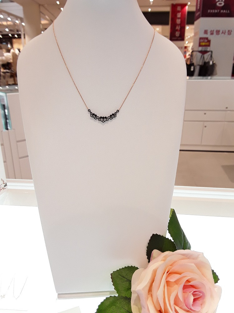 Stonehenge Rose Gold Necklace T0460 Chic modern de