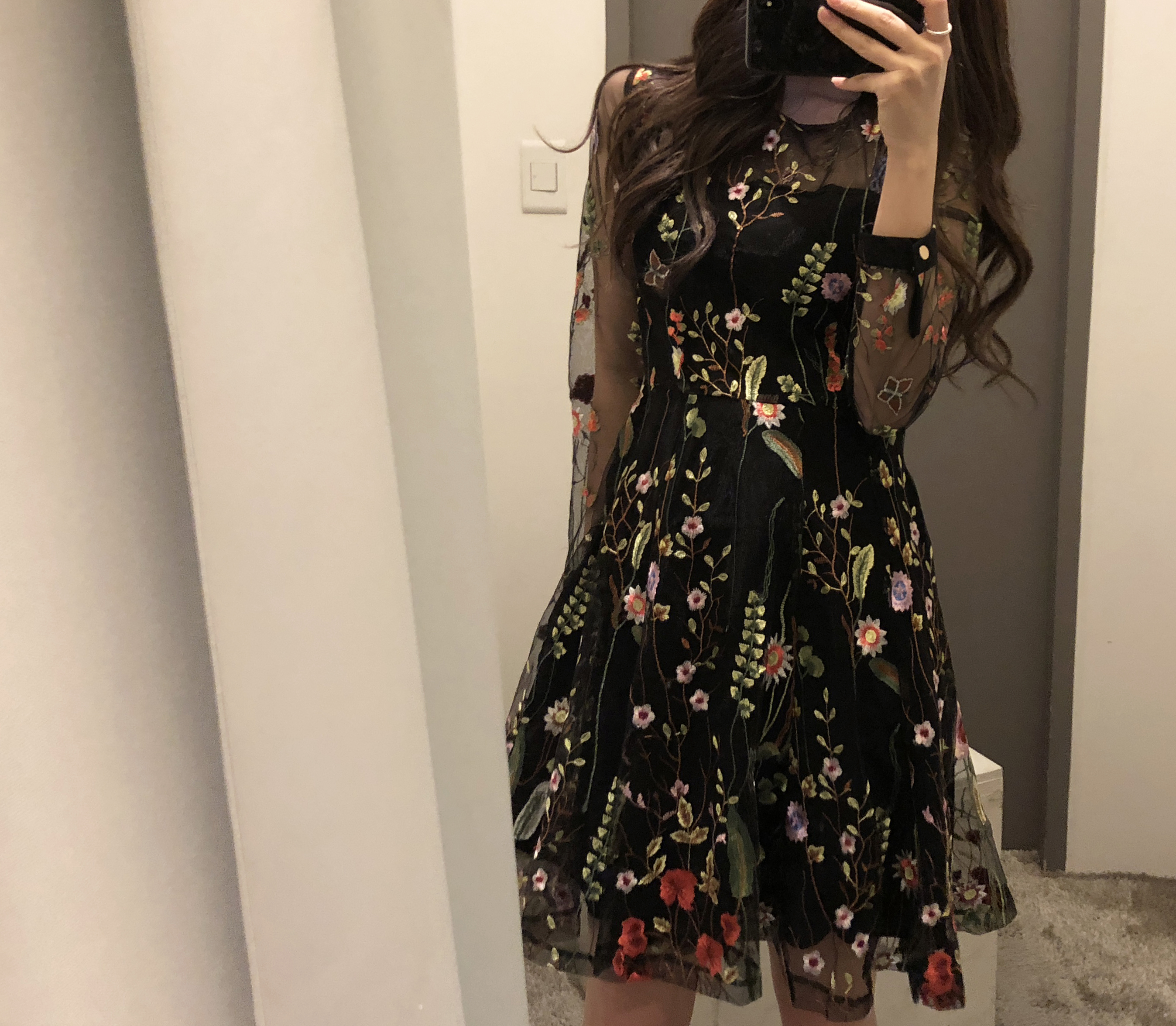 Yuju lace dress Dressed in a relaxed atmosphere Lo