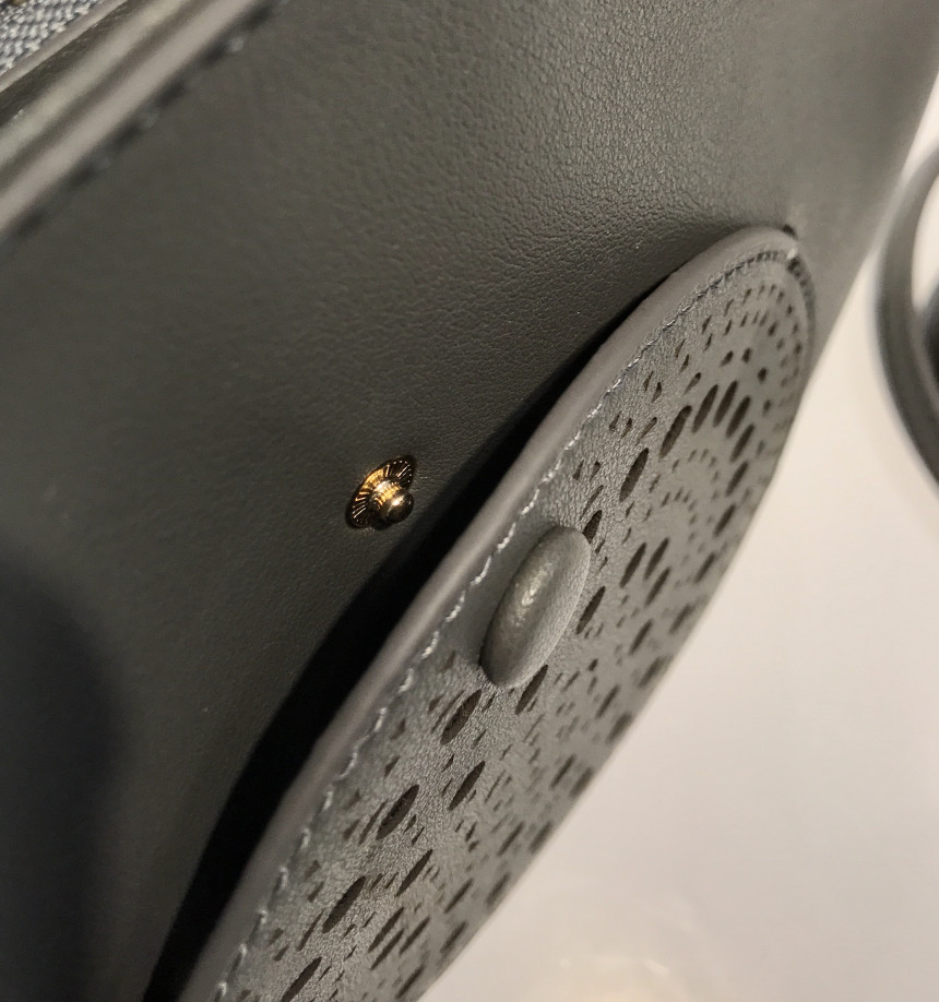 <b><p>Esqre Eyelet Shoulder Cross EC8SHB950GY Gray</p></b><b><p>エスクァイアアイレットショルダークロスEC8SHB950GYグレーゲストコーディネートデイリー結婚式</p></b><br /><br /><p align='center'>