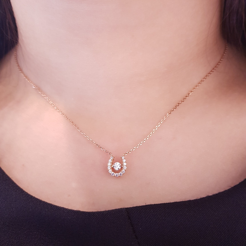 Stonehenge 14k Dancing Horseshoe Necklace D0003