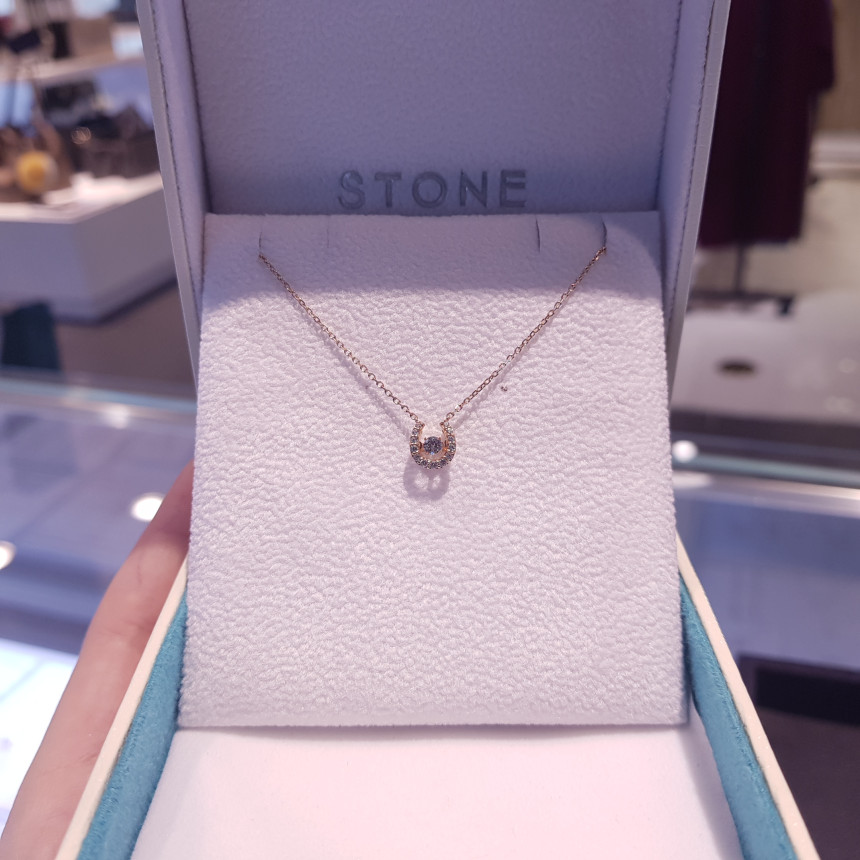 Stonehenge 14k Dancing Horseshoe Necklace D0003