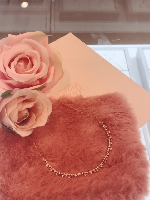 Stonehenge 14k V &amp A Necklace t0464