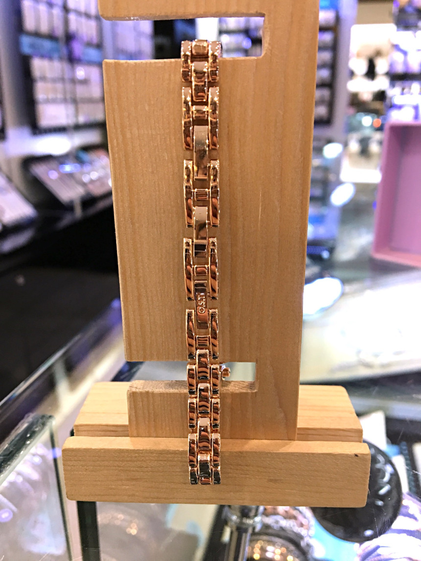 <b><p>OST Sailor Moon Metal Watch OTW118114TPP</p></b><b><p>OST セーラームーンメタル時計 OTW118114TPP スタイリッシュシティルック</p></b><br /><br /><p align='center'>