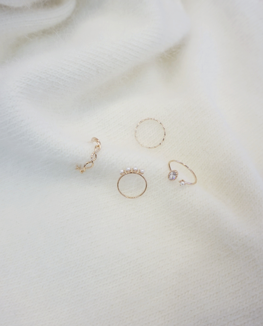 <b><p>Pearl layered ring set 3col tit Design dazzl</p></b><b><p>パールレイヤードリングセット 3col プチなデザイン まぶしい ポトサイクル良い</p></b><br /><br /><p align='center'>